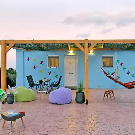 The Sunset Yard Case de vacanță Kremastí